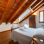 公寓 In The Historic Building, Con Aria Condizionata 切雷索莱雷阿莱