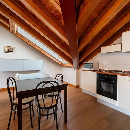 Apartment In The Historic Building, Con Aria Condizionata *