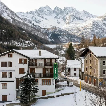 In The Historic Building, Con Aria Condizionata Apartman Ceresole Reale