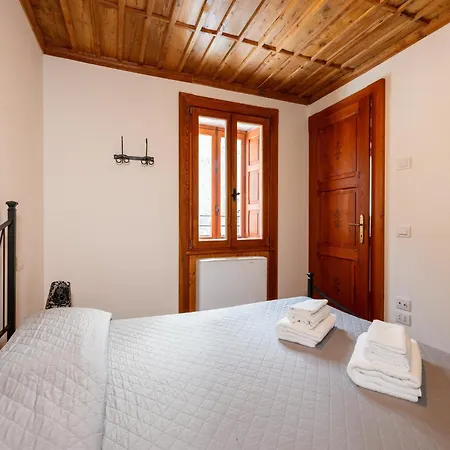 Apartman In The Historic Building, Con Aria Condizionata *